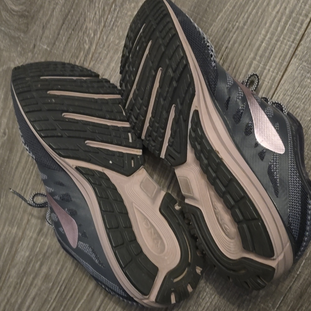 Brooks Revel Women's Charcoal and Blush Athletic Shoes. - Picture 3 of 12